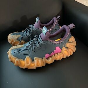 CROCS juniper. Salehe bembury